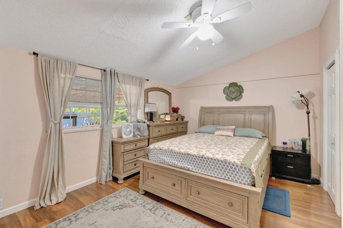 SEMINOLE MANOR 2 - Residential