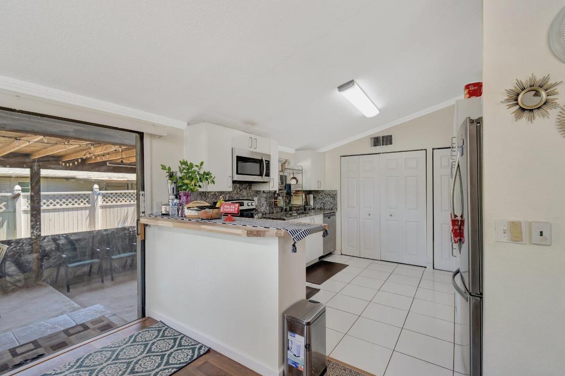 SEMINOLE MANOR 2 - Residential