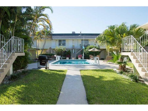 Photo of 1012 SE 15th Street #102, Fort Lauderdale, FL 33316 (MLS # B26044017)