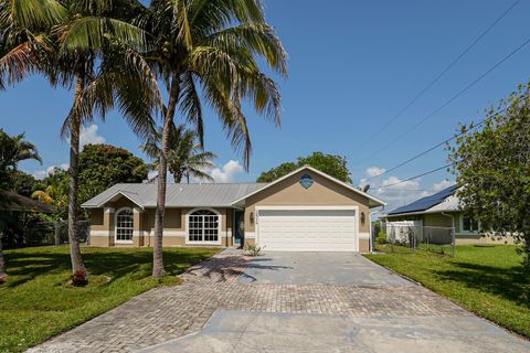 2514 SE Lakewood Street Port St Lucie FL 34952