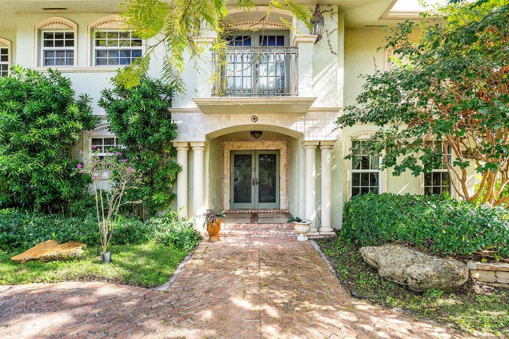 Photo of 434 NW 7th Avenue, Boca Raton, FL 33486 (MLS # R11146555)