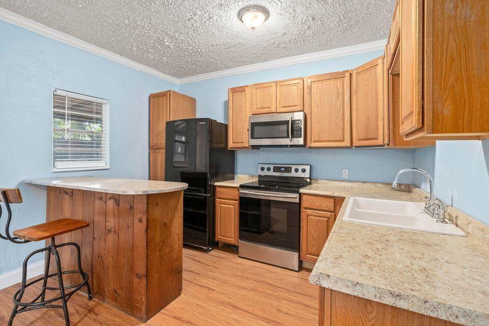 PINEWOOD SUBDIVISION - Residential Lease