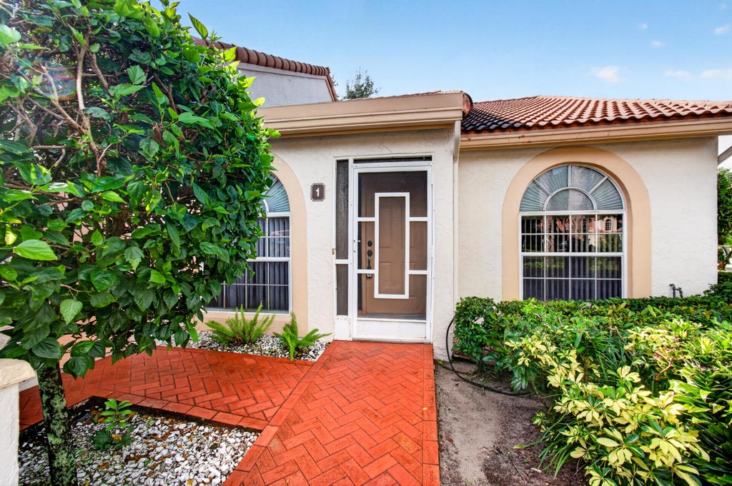 Photo of 14323 VIA ROYALE #1, Delray Beach, FL 33446 (MLS # B26094143)