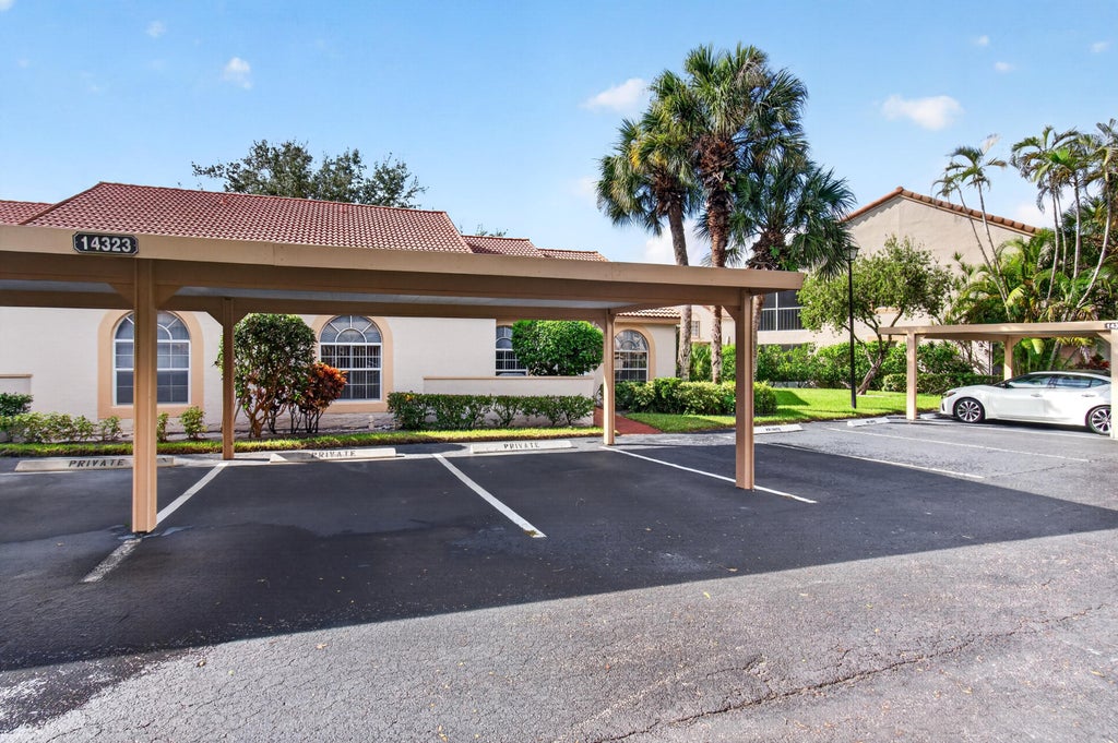 Photo of 14323 VIA ROYALE #1, Delray Beach, FL 33446 (MLS # B26094143)