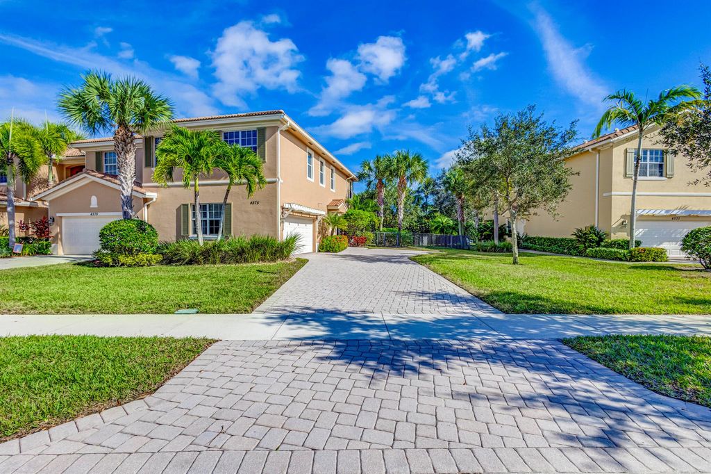 Photo of 4575 Cadiz Circle, Palm Beach Gardens, FL 33418 (MLS # R10938885)