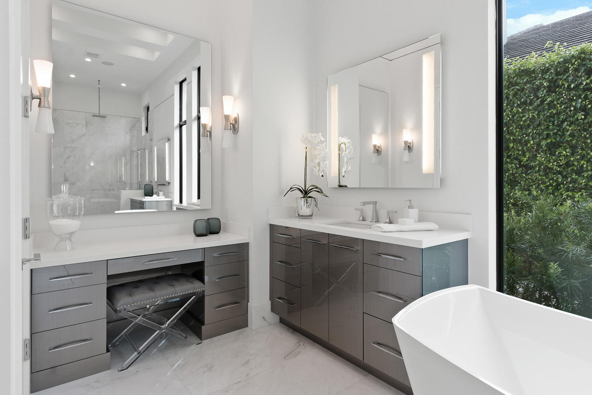 ROYAL PALM YACHT & COUNTR - Residential