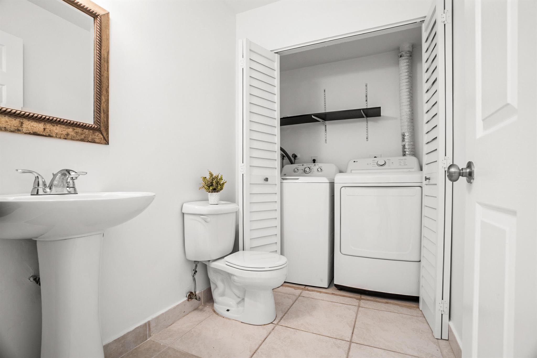 COURTYARDS AT BOCA II - Residential Lease