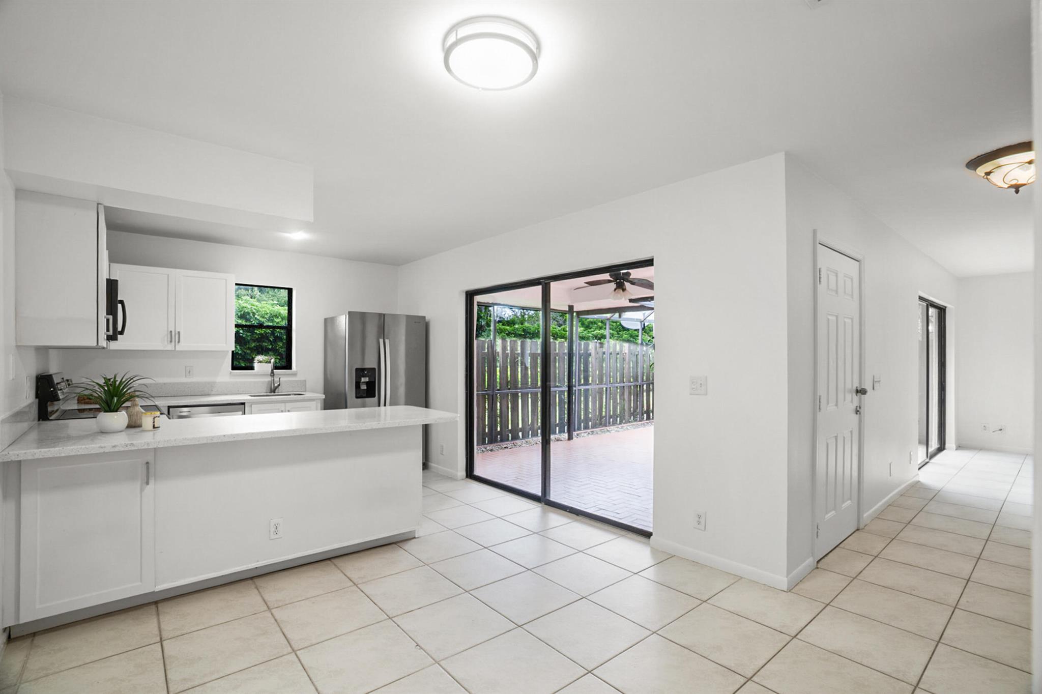 COURTYARDS AT BOCA II - Residential Lease