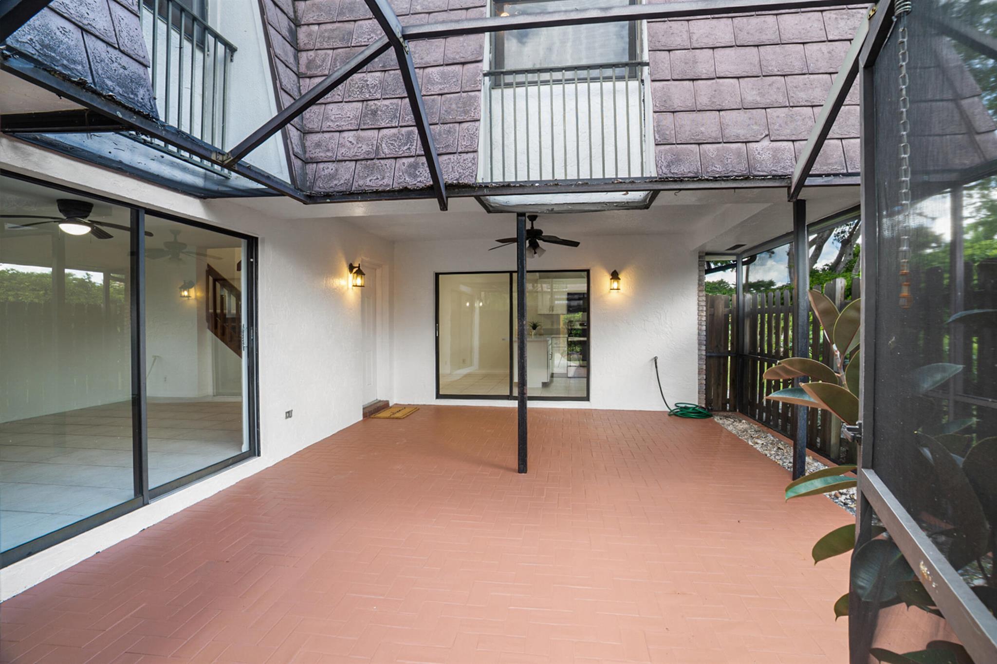 COURTYARDS AT BOCA II - Residential Lease