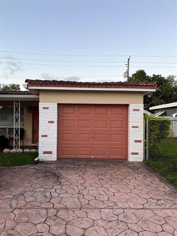 ORANGEBROOK GOLF ESTATES - Residential Lease