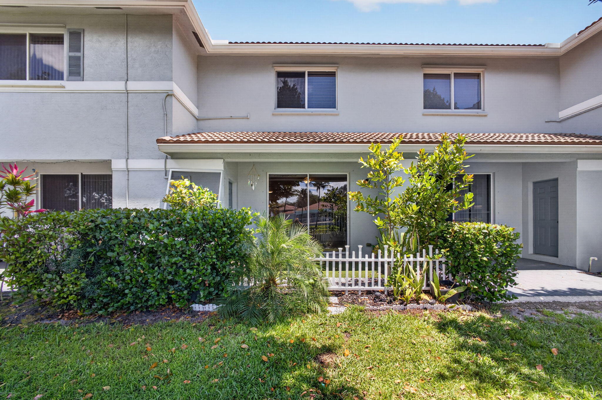 3557 Oleander Terrace