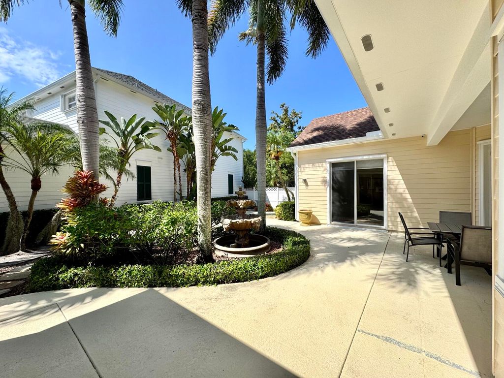 Photo of 324 Marlberry Circle, Jupiter, FL 33458 (MLS # B26021960)