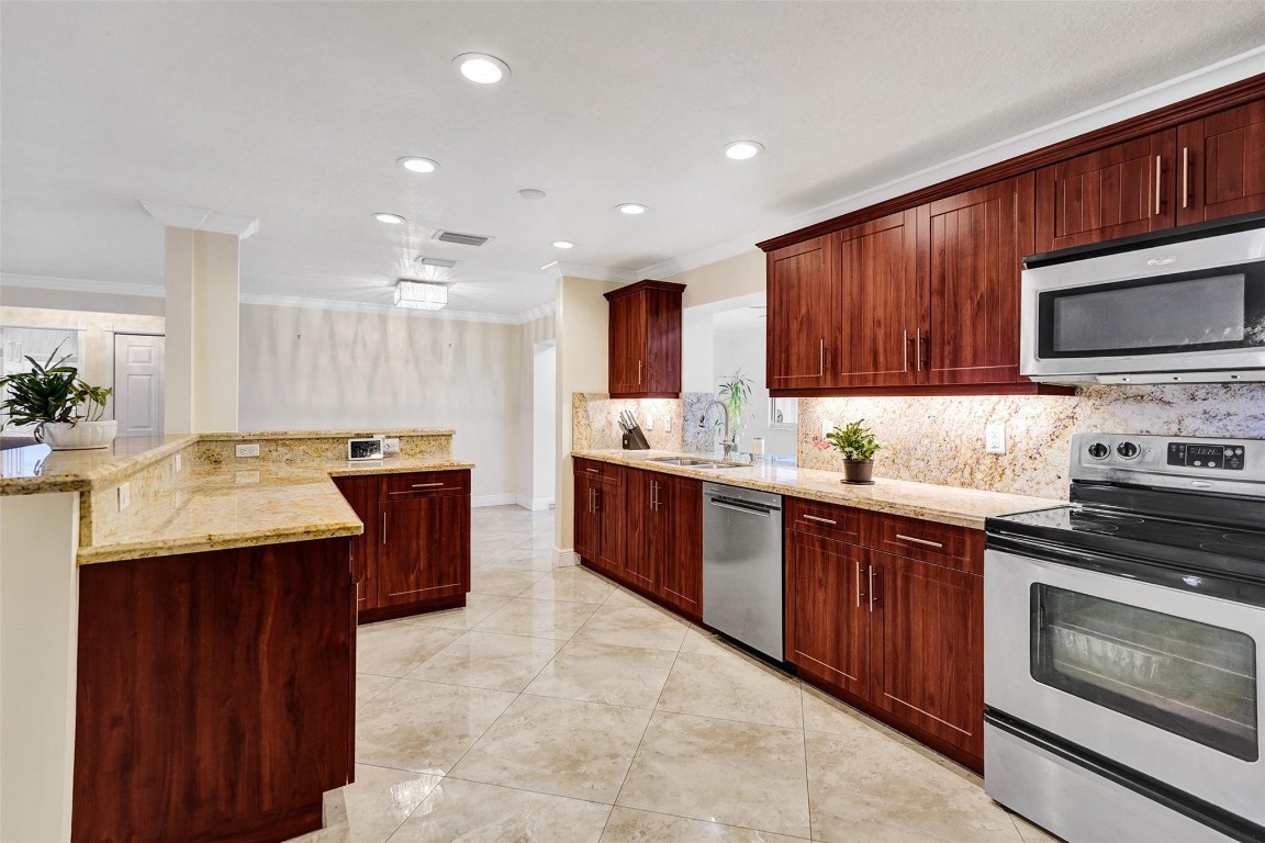 Westwood Commy 6 81-35 B - Residential