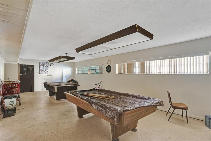 4047 NW 16th St 406