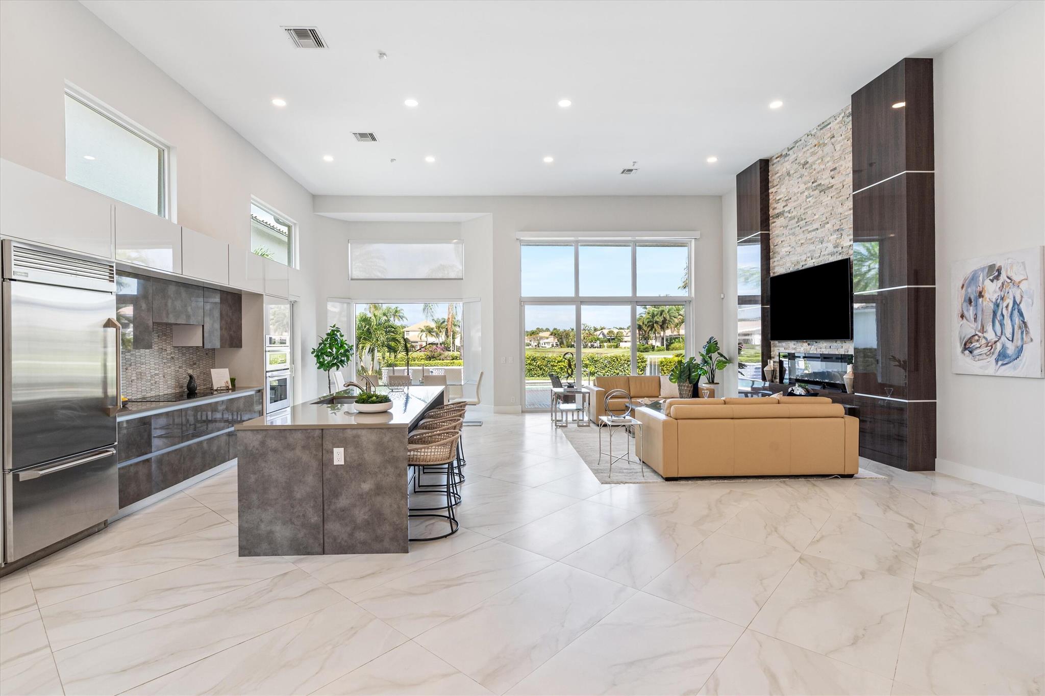 GRAND BAY / POLO CLUB - Residential