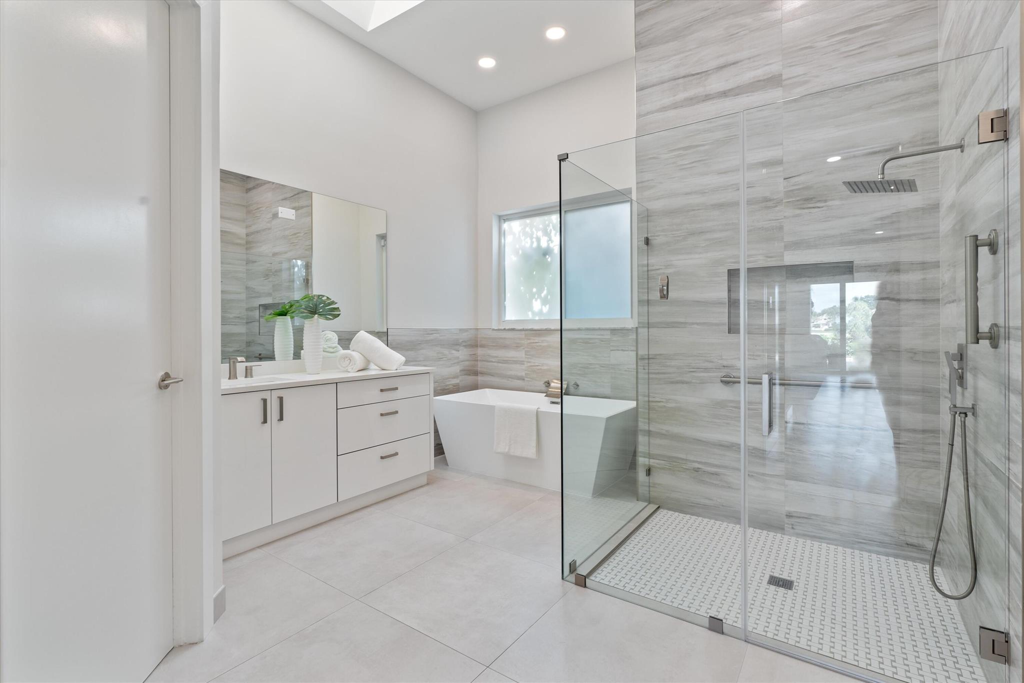 GRAND BAY / POLO CLUB - Residential