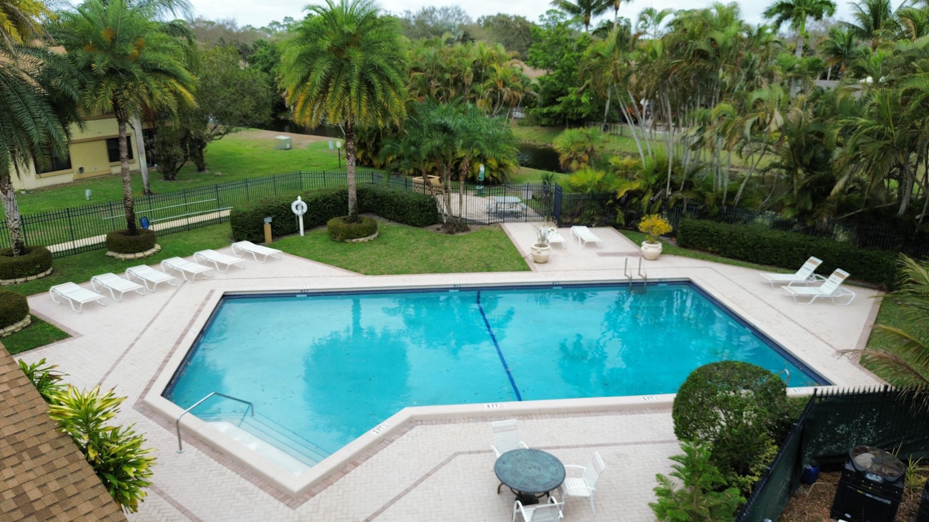 SHEFFIELD WOODS AT WELLINGTON CONDO - Residential