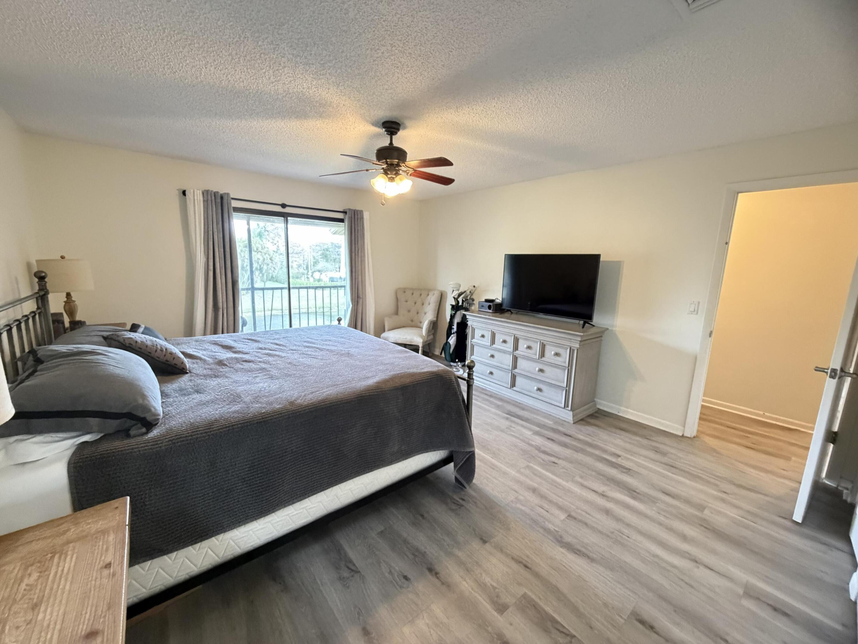 SHEFFIELD WOODS AT WELLINGTON CONDO - Residential