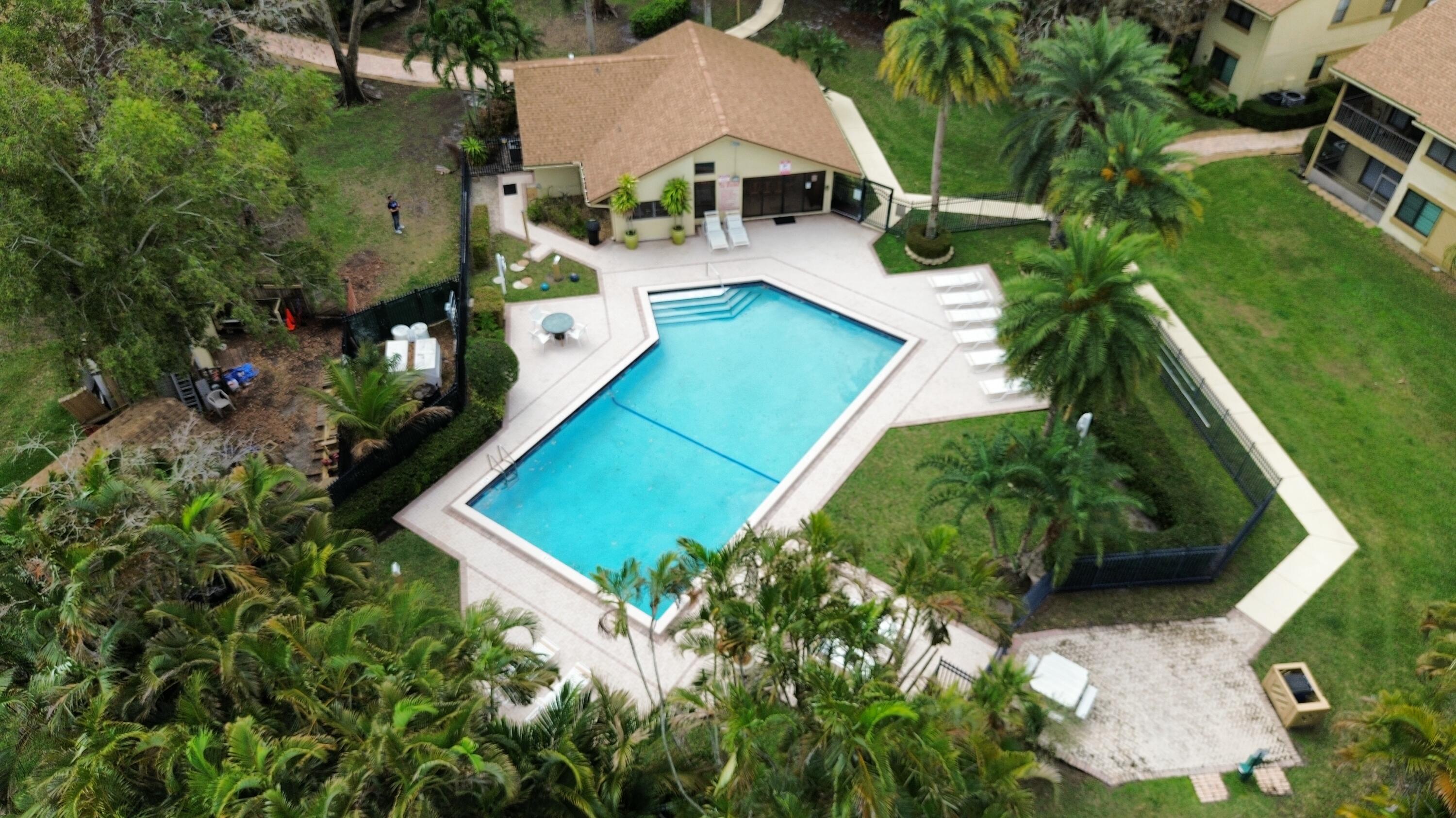 SHEFFIELD WOODS AT WELLINGTON CONDO - Residential