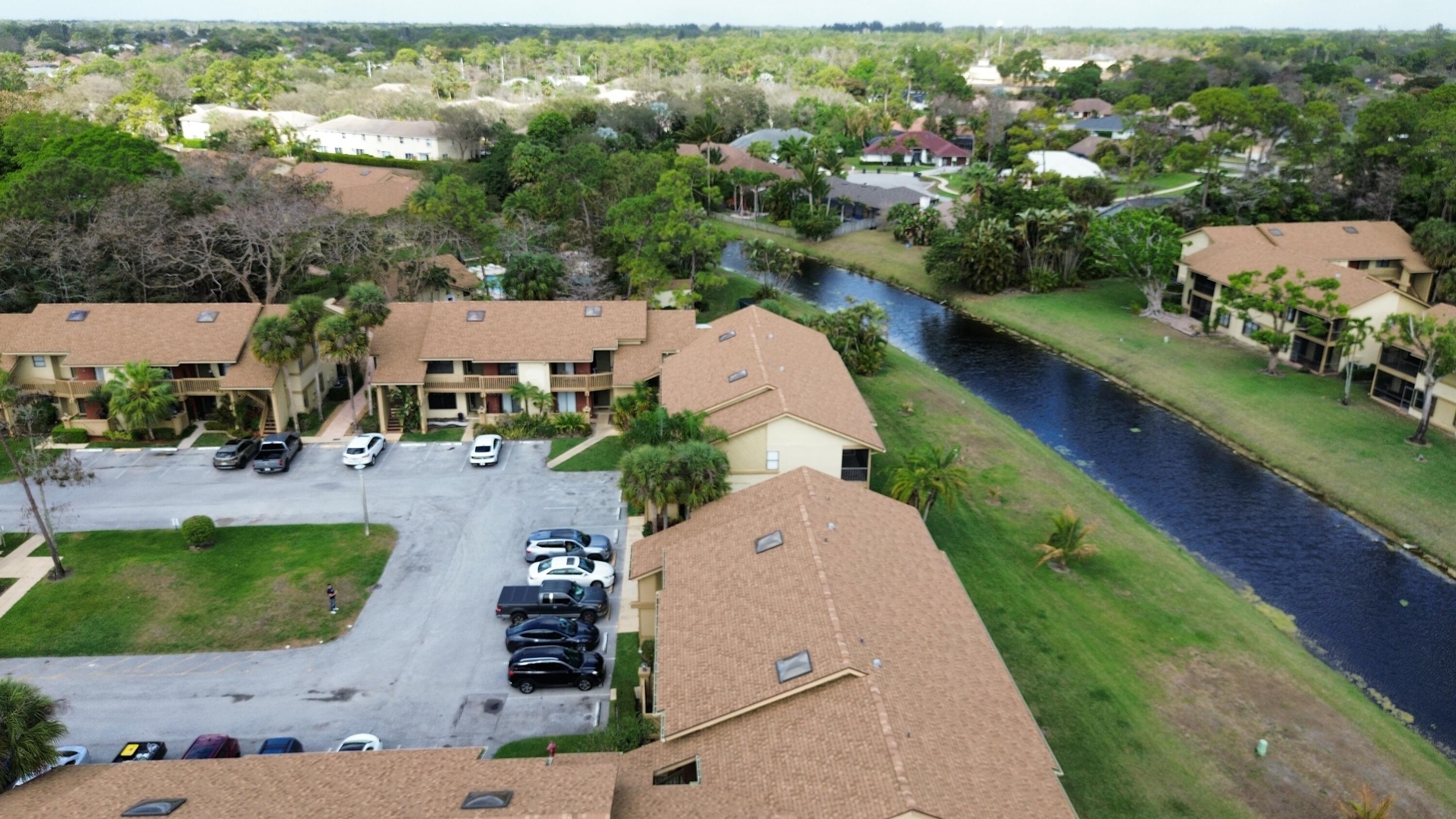 SHEFFIELD WOODS AT WELLINGTON CONDO - Residential