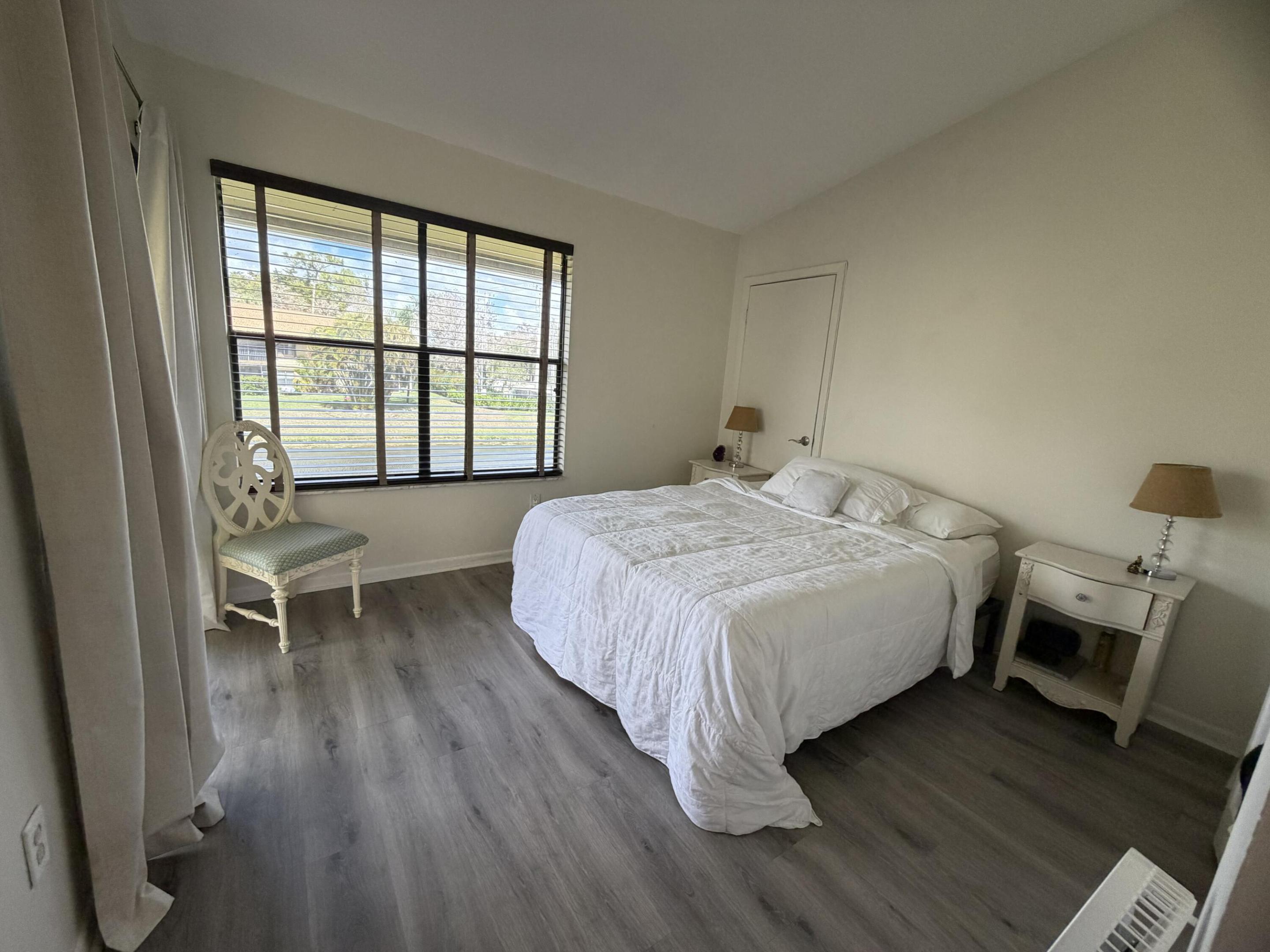 SHEFFIELD WOODS AT WELLINGTON CONDO - Residential