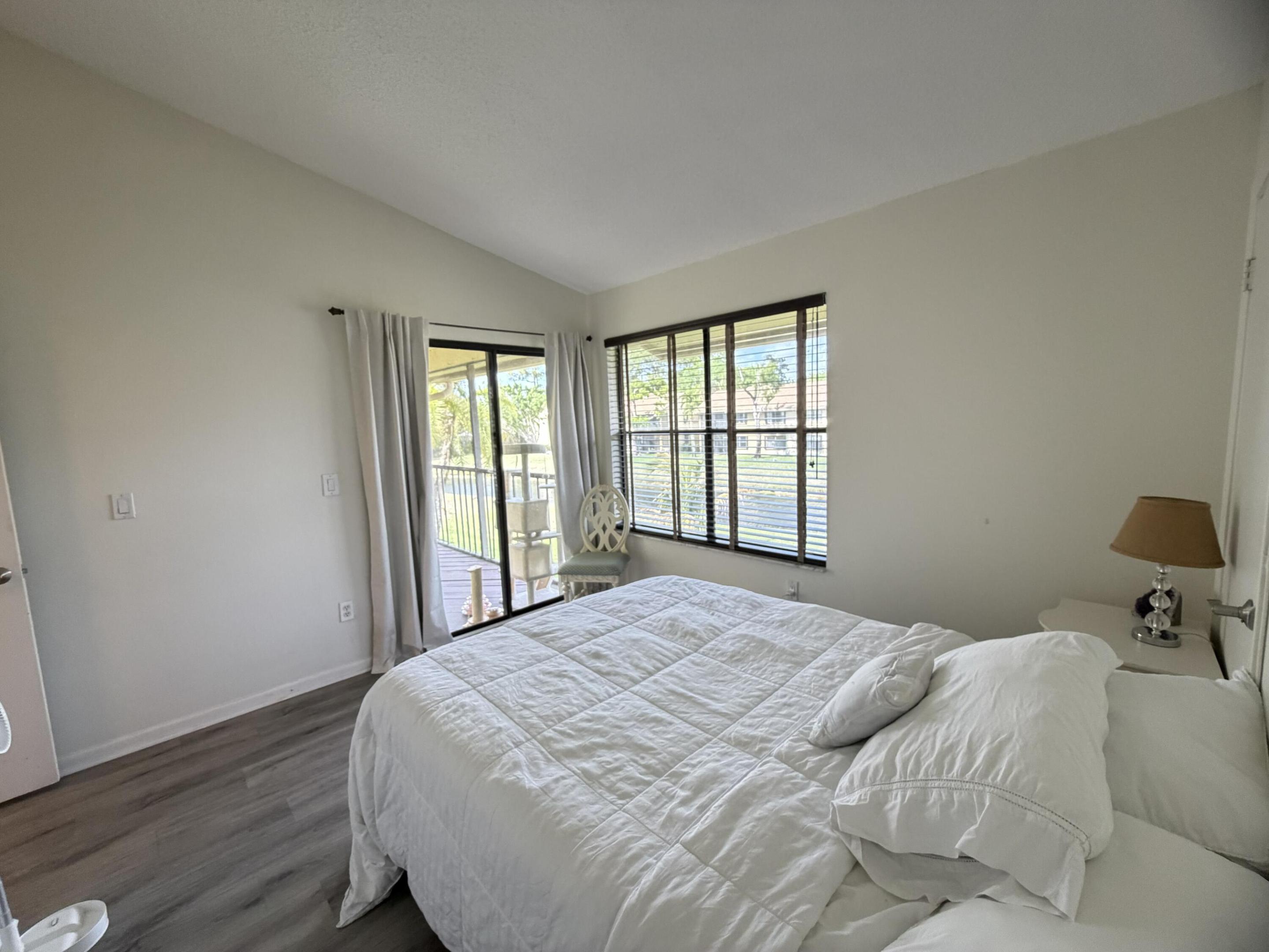 SHEFFIELD WOODS AT WELLINGTON CONDO - Residential