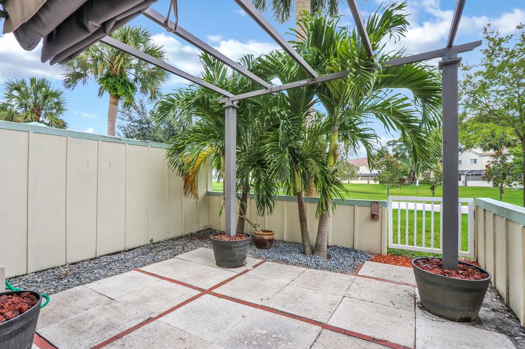 RIVERWALK 2 - Residential