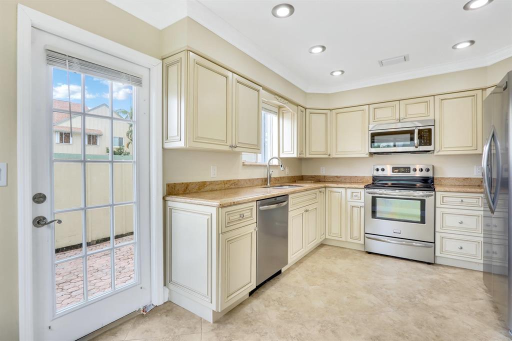 RIVERWALK 2 - Residential