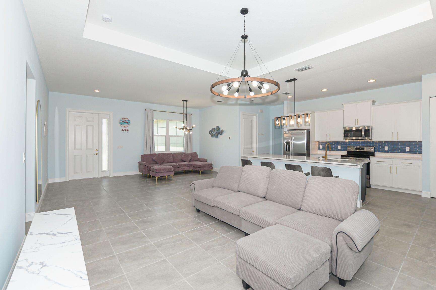 PORT ST LUCIE SECTION 40 - Residential Lease