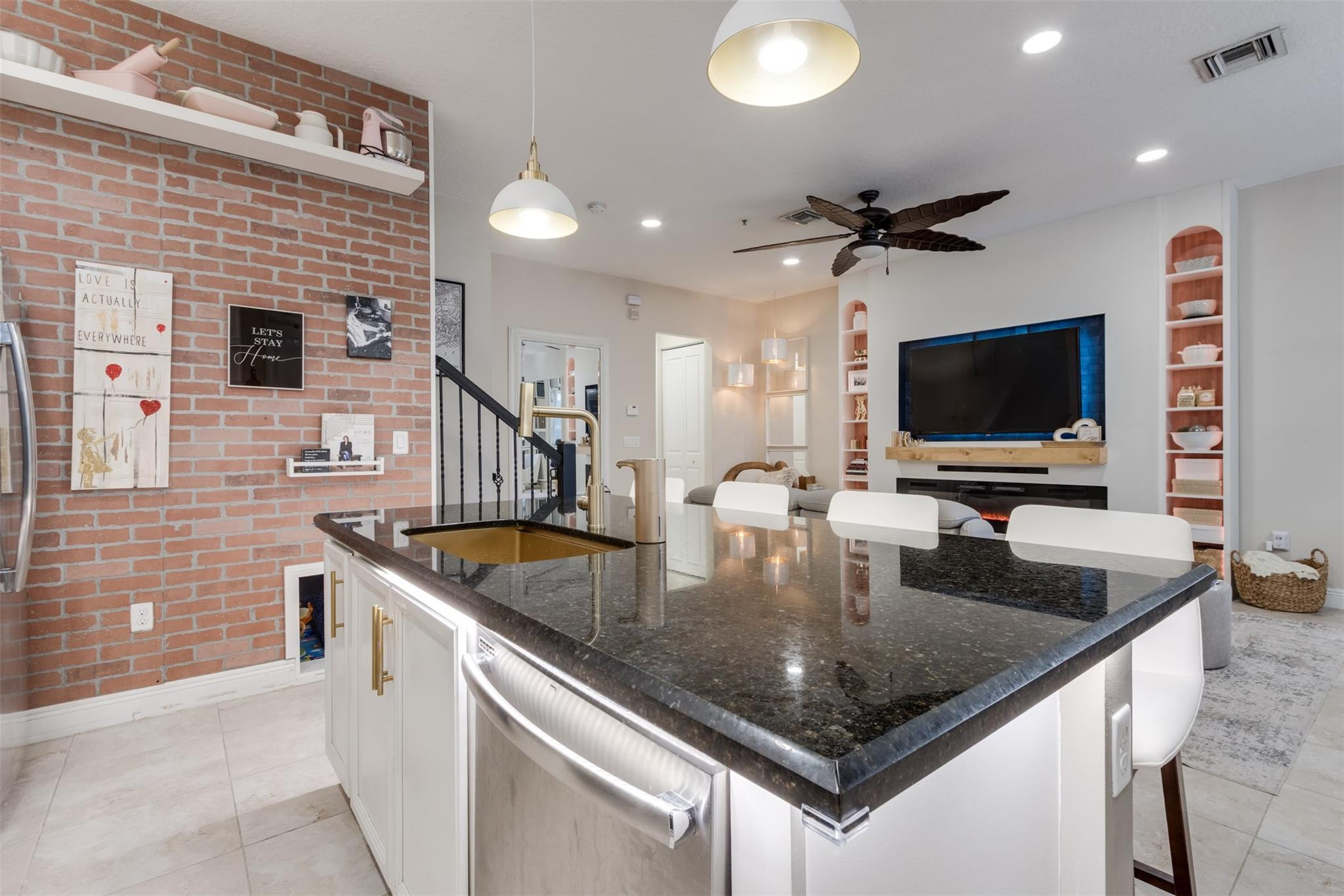 Centra Falls - Residential