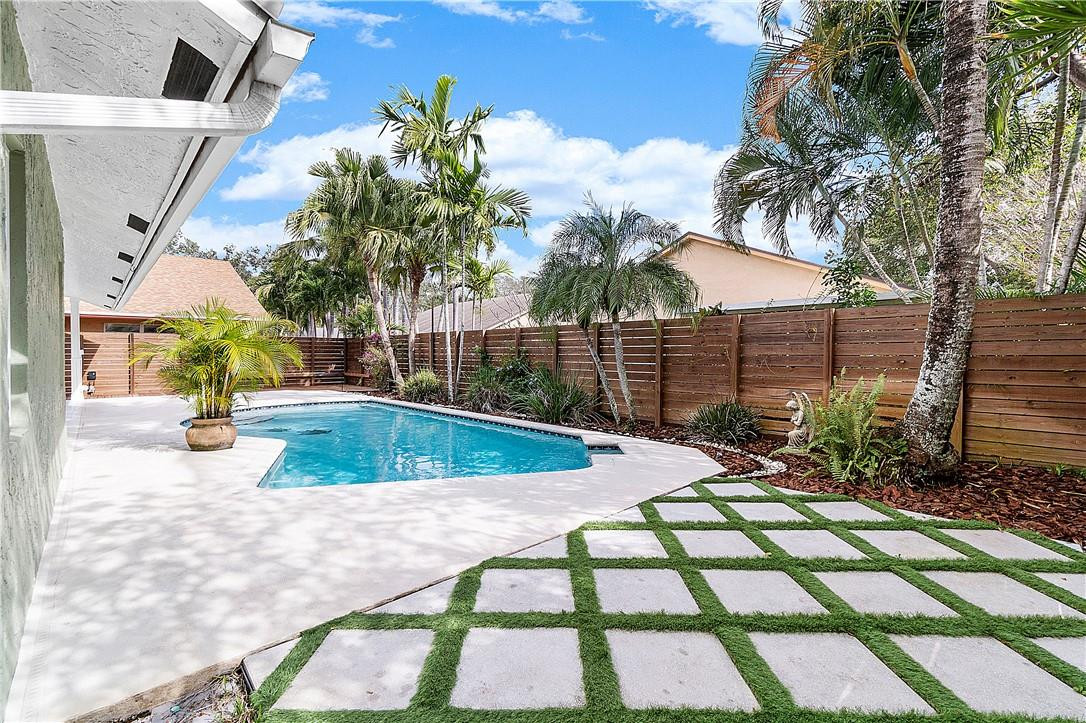 Parkwood VI 148-37 B - Residential