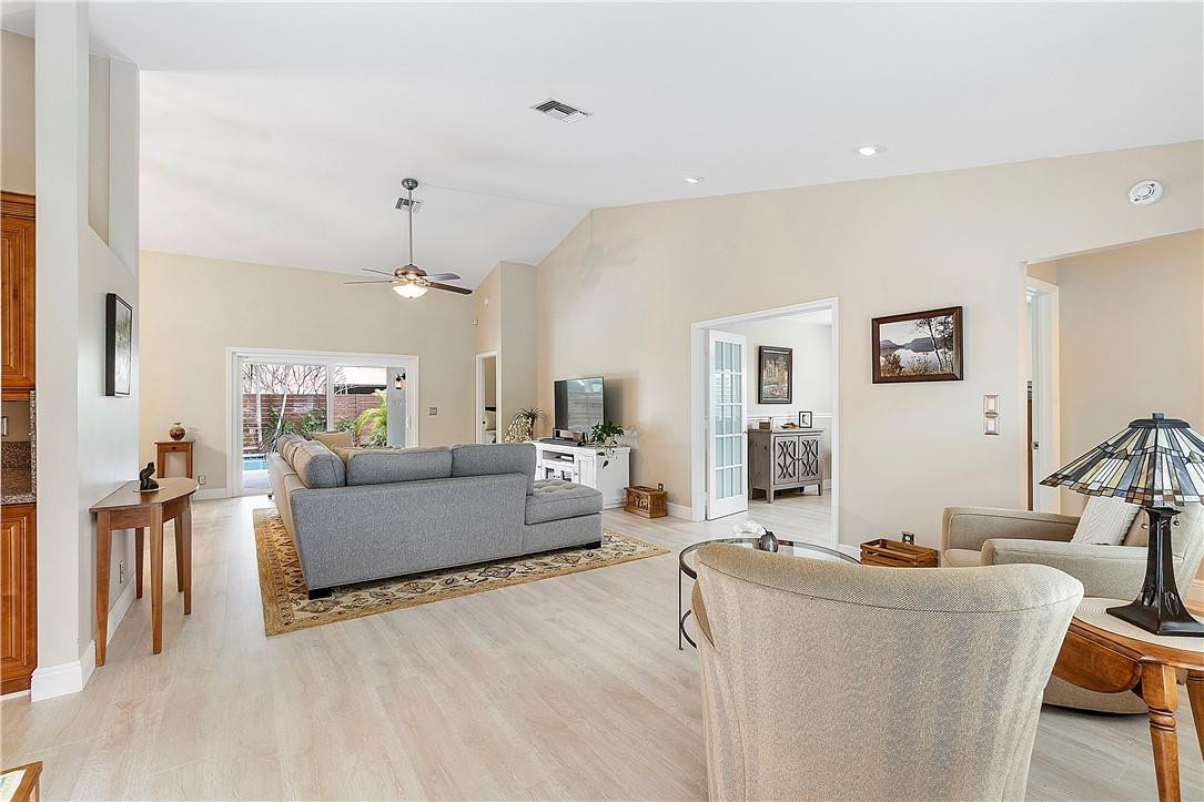 Parkwood VI 148-37 B - Residential