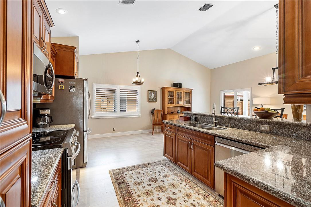 Parkwood VI 148-37 B - Residential