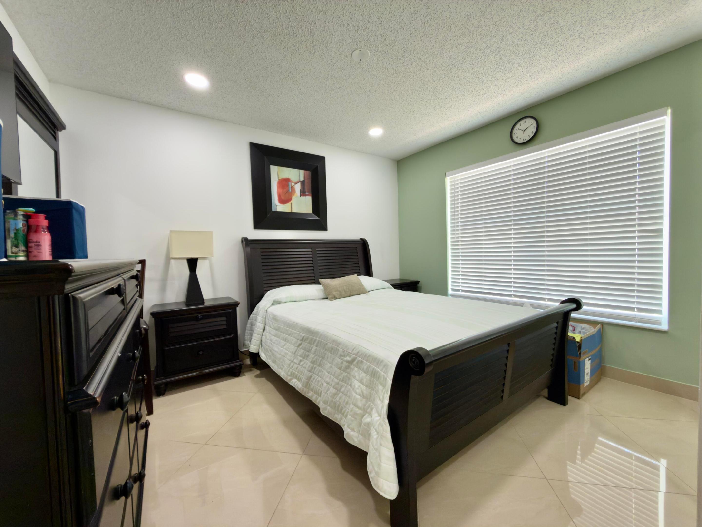 SIENA OAKS - Residential