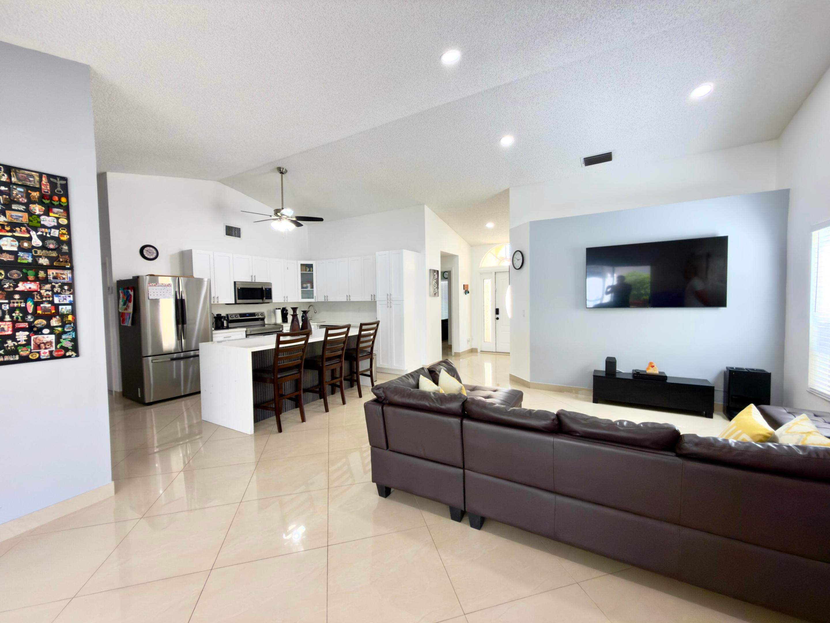 SIENA OAKS - Residential
