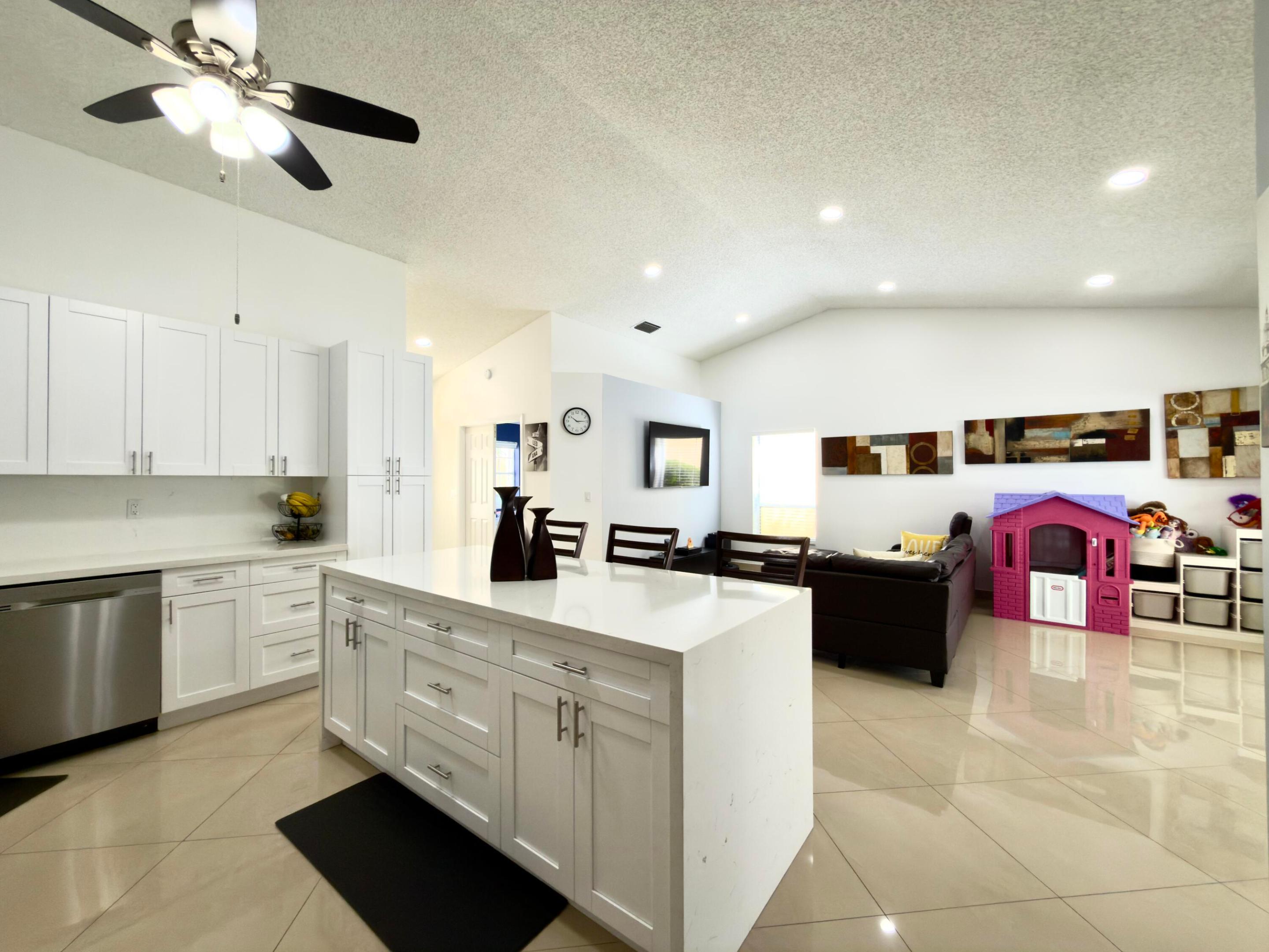 SIENA OAKS - Residential