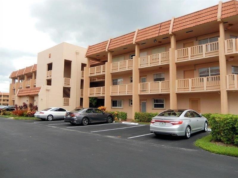 6770 Royal Palm Boulevard 305L