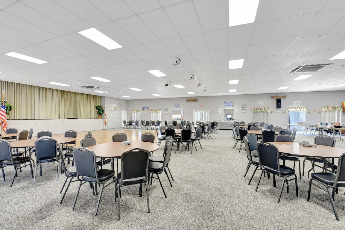 Country Manor - Residential