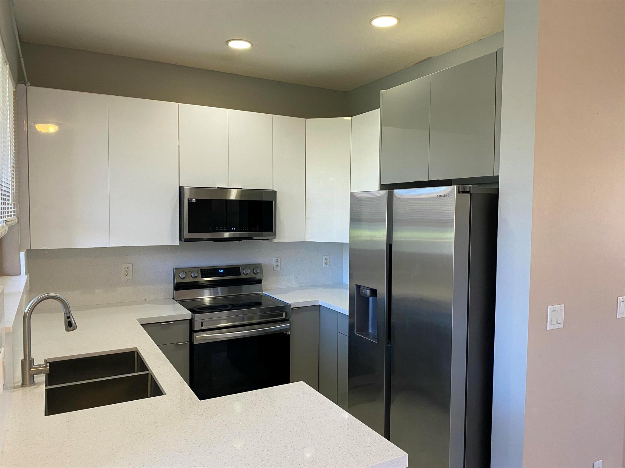 MILITARY TRAIL PUD - Residential Lease