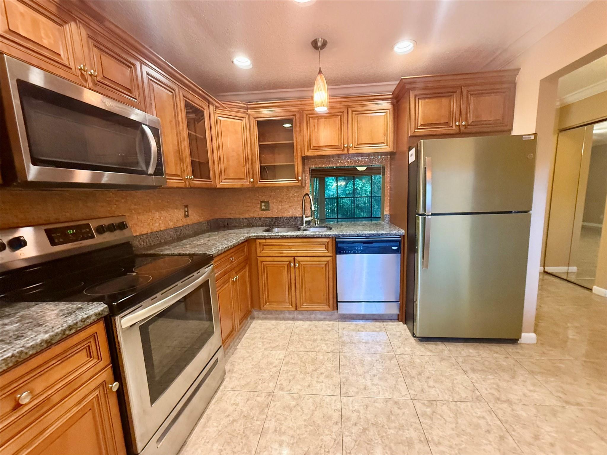 Pond Apple Place III Cond - Residential Lease