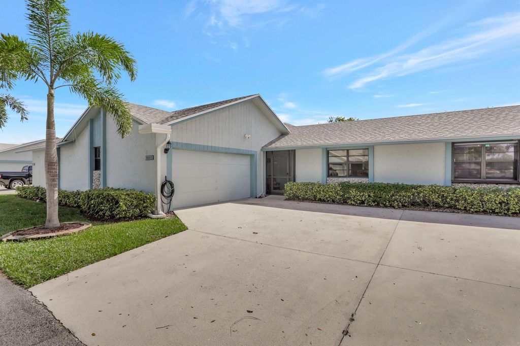 Photo of 9142 SW 22nd Street #E, Boca Raton, FL 33428 (MLS # R10937702)