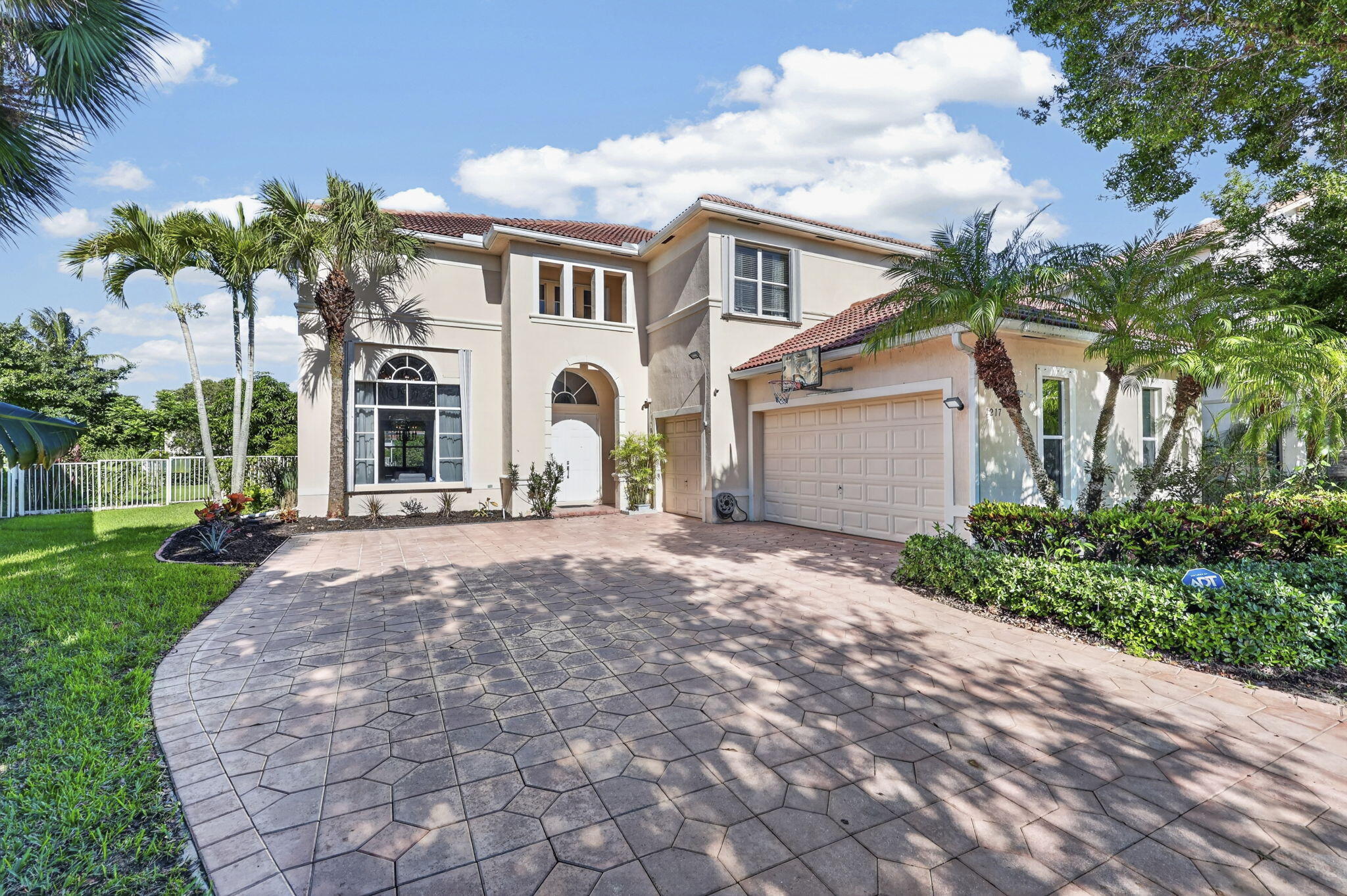 1217 CREEKSIDE Drive