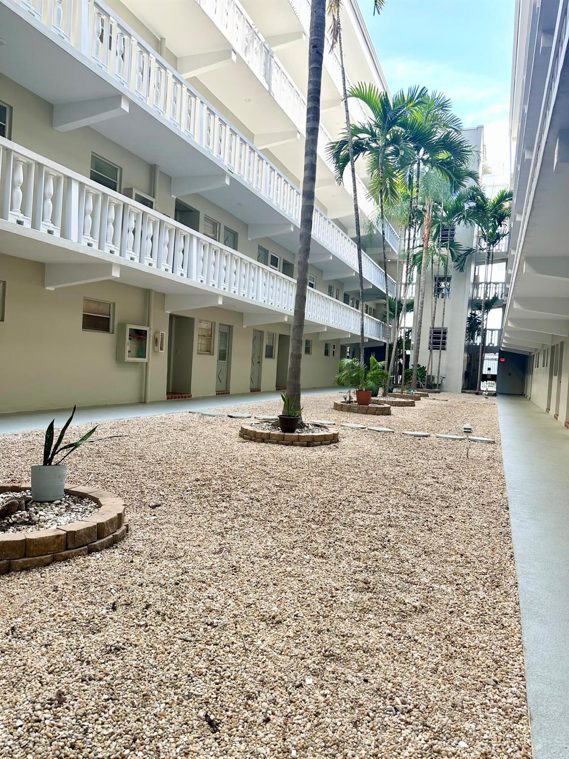 THIRD GULFSTREAM GARDEN - Residential Lease