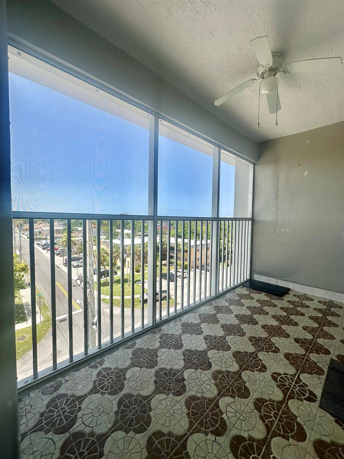 THIRD GULFSTREAM GARDEN - Residential Lease