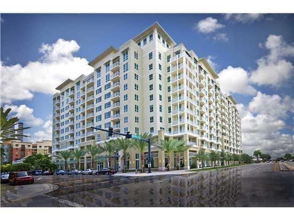 Photo of 480 Hibiscus St #605, West Palm Beach, FL 33401 (MLS # F10327832)