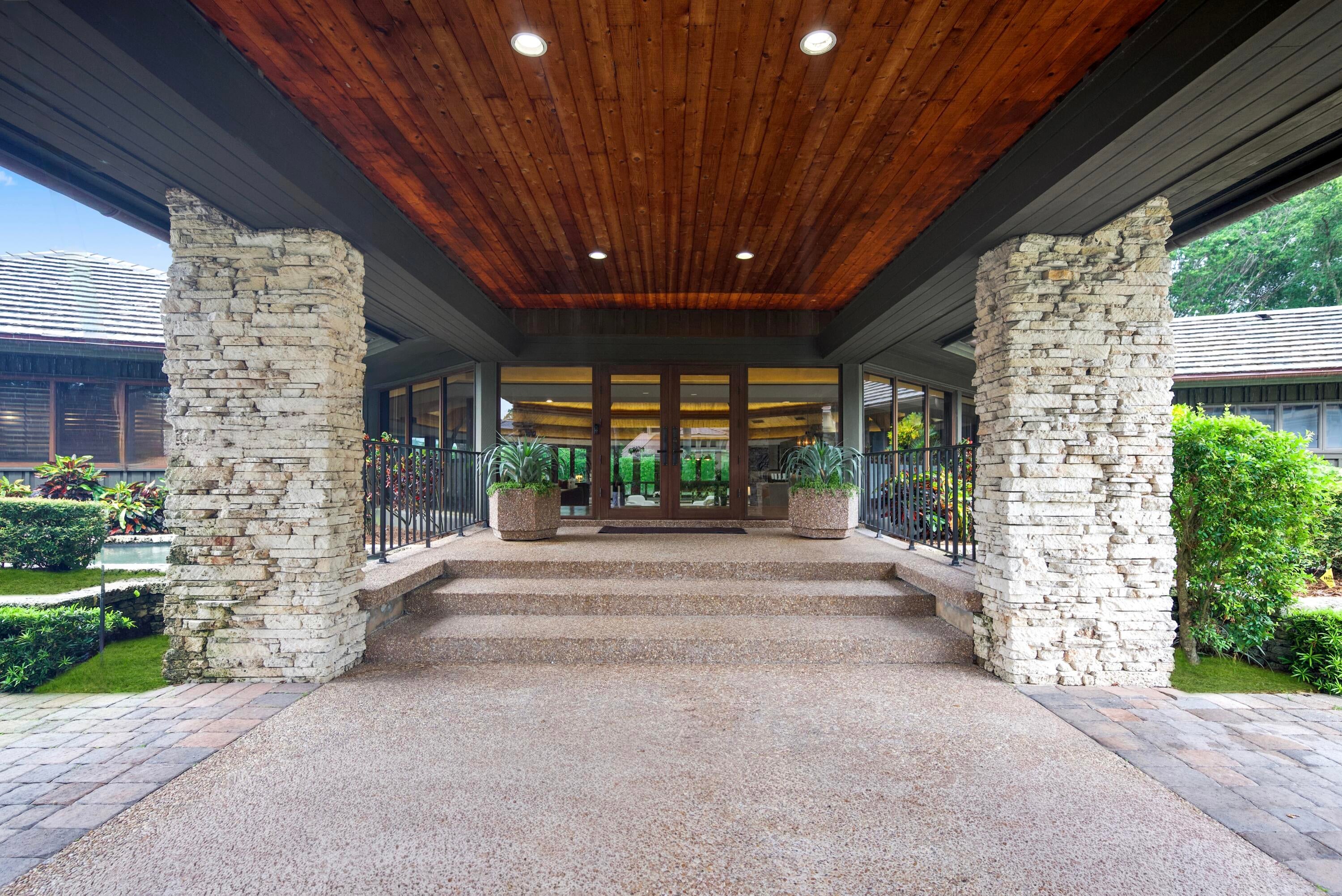 19700 Oakbrook Circle