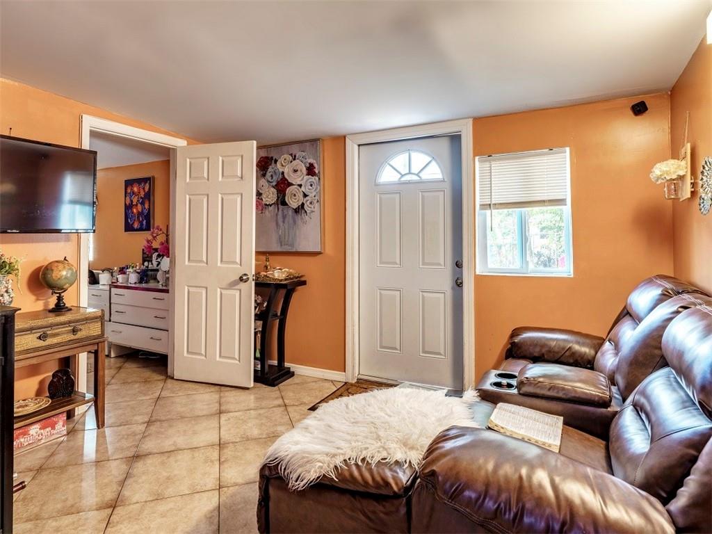 Broadview Country Club Es - Residential