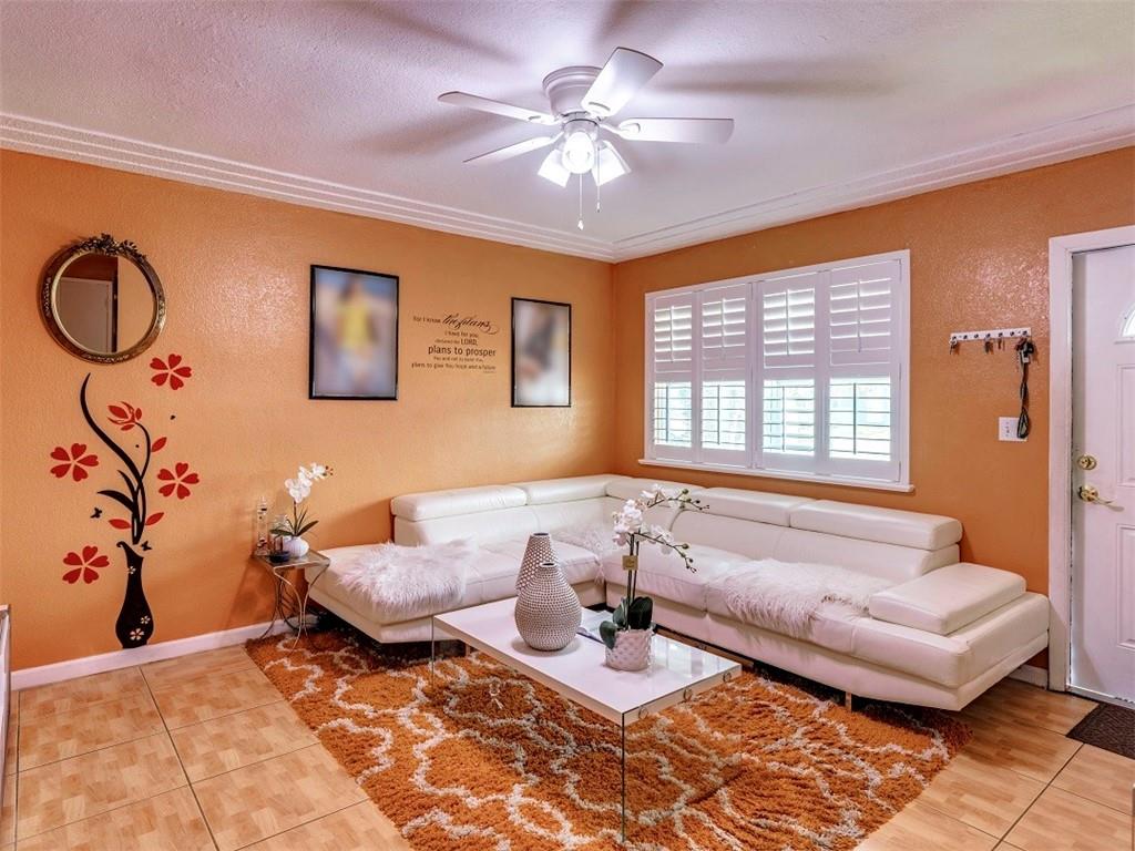 Broadview Country Club Es - Residential