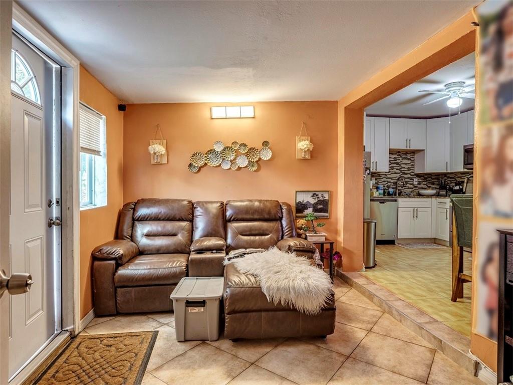 Broadview Country Club Es - Residential