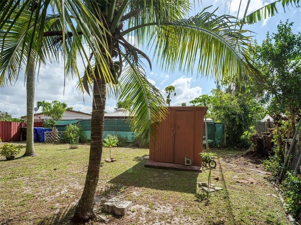 Broadview Country Club Es - Residential